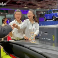 상하이 모터쇼(上海车展)에서 BMW MINI직원이 중국인과 외국인을 차별대우?!